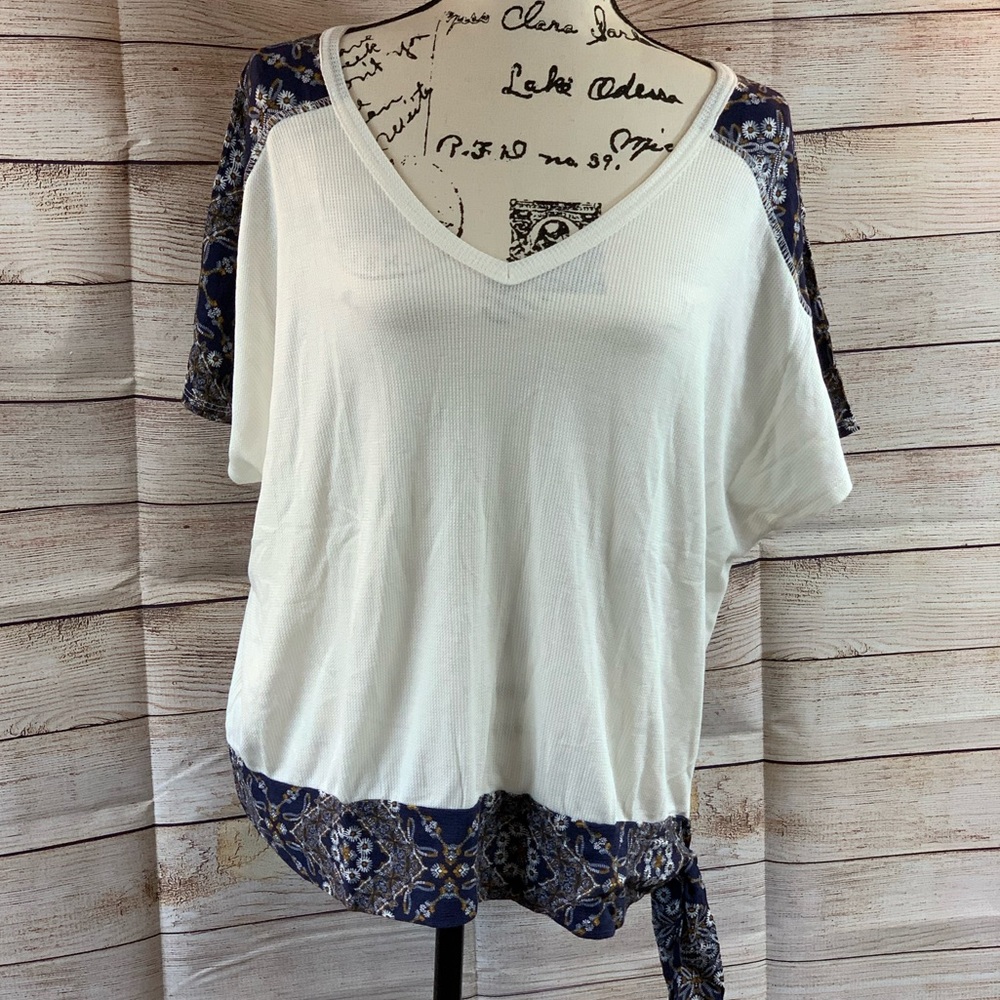 Botanique 1/4 Sleeve White Mesh Blue Paisley